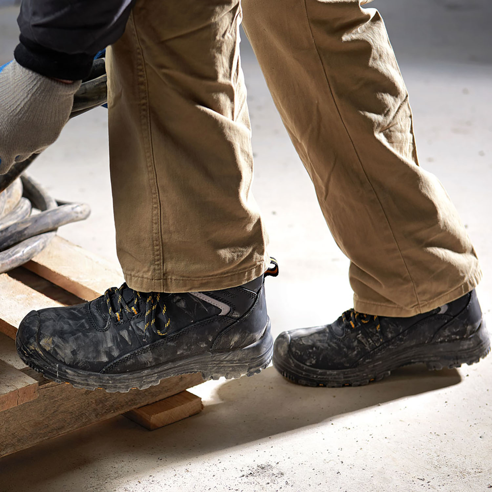 Bottes de travail de sécurité Terra Findlay 6" imperméables à embout composite pour homme - R5205B