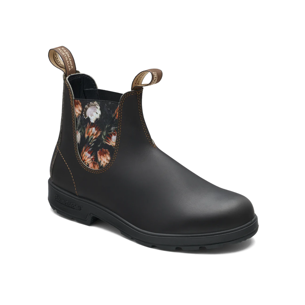 Blundstones in rain hot sale